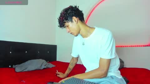 Snapshot of liammendoza98 chatting on 05/16/26, 12:04 LIAM KAI online show from 05/16/26, 12:04