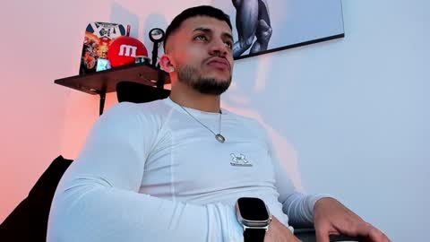 Snapshot of liamreigns_ chatting on 02/06/25, 10:26 liam online show from 02/06/25, 10:26