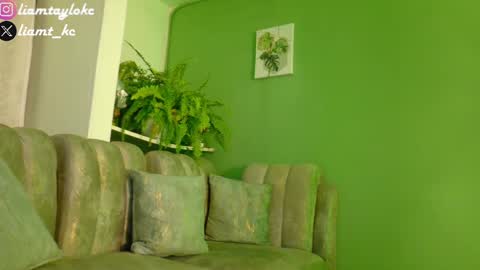 Snapshot of liamtaylor_ chatting on 01/26/25, 12:16 Tell me Liam online show from 01/26/25, 12:16