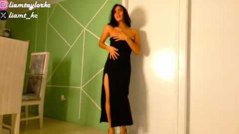 Snapshot of liamtaylor_ chatting on 02/06/25, 01:05 Tell me Liam online show from 02/06/25, 01:05