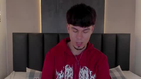 Liam Thunder online show from 11/18/25, 03:01