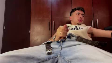 Snapshot of liamty_luxor chatting on 11/20/25, 06:13 Liam online show from 11/20/25, 06:13