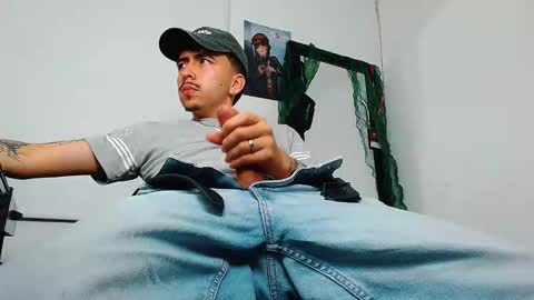 Snapshot of liamty_luxor chatting on 02/14/26, 06:32 Liam online show from 02/14/26, 06:32