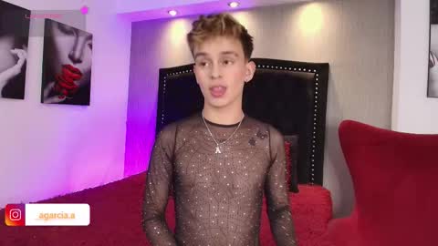 Snapshot of liamwild20 chatting on 12/19/25, 05:47 liam online show from 12/19/25, 05:47