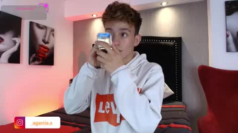 Snapshot of liamwild20 chatting on 02/17/26, 04:31 liam online show from 02/17/26, 04:31