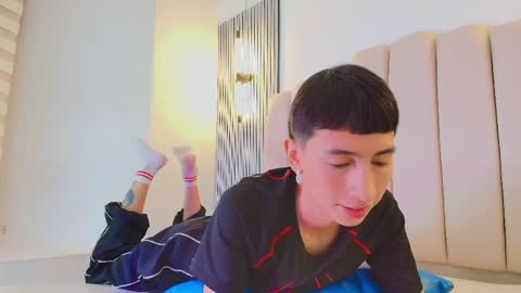 Snapshot of lian_cameron chatting on 04/18/26, 04:05 lian_cameron online show from 04/18/26, 04:05