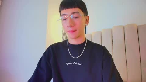 Snapshot of lian_cameron chatting on 04/22/26, 04:04 lian_cameron online show from 04/22/26, 04:04
