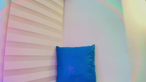 Snapshot of lian_cameron chatting on 05/05/26, 03:47 lian_cameron online show from 05/05/26, 03:47