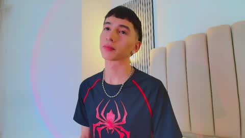 Snapshot of lian_cameron chatting on 05/06/26, 04:08 lian_cameron online show from 05/06/26, 04:08