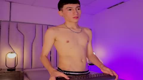 Snapshot of lian_cameron chatting on 07/11/26, 04:37 lian_cameron online show from 07/11/26, 04:37