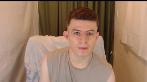 lian_eathan online show from 11/30/25, 01:59