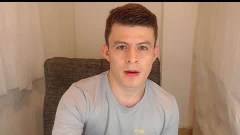 lian_eathan online show from 12/15/25, 01:10