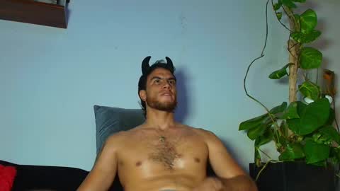 Lian Oconner online show from 10/26/25, 02:17