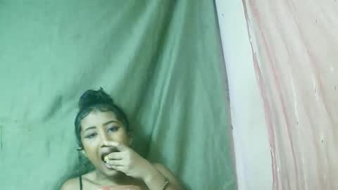Snapshot of liana9794 chatting on 05/15/26, 09:27 Liana9794 online show from 05/15/26, 09:27