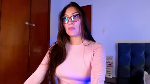 Snapshot of liana_99 chatting on 09/25/25, 06:11 Liana online show from 09/25/25, 06:11