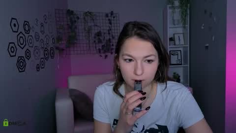 Snapshot of liana_best chatting on 03/18/26, 10:07 Li online show from 03/18/26, 10:07