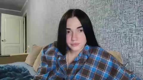 liana_diva online show from 11/13/25, 09:03