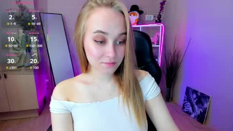 Snapshot of lianabright chatting on 04/25/26, 02:14 Liana online show from 04/25/26, 02:14
