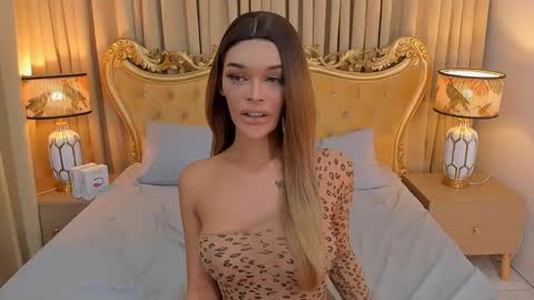 Snapshot of lianafoxontop chatting on 10/16/25, 05:03 lianafoxontop online show from 10/16/25, 05:03