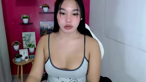 Snapshot of liane_mei chatting on 05/02/26, 12:15 Liane online show from 05/02/26, 12:15