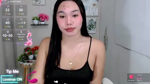 Snapshot of liane_mei chatting on 06/18/26, 03:51 Liane online show from 06/18/26, 03:51
