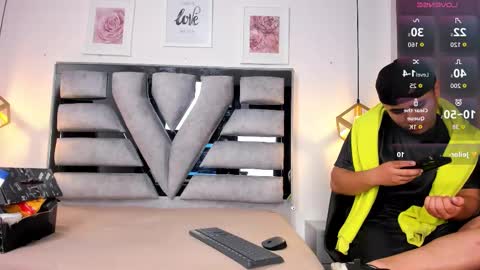 Snapshot of lianfox_ chatting on 03/12/26, 01:01 lianfox_ online show from 03/12/26, 01:01