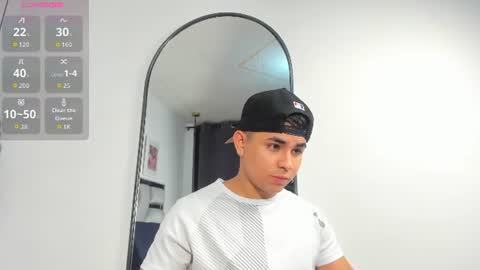 Snapshot of lianfox_ chatting on 06/12/26, 12:26 lianfox_ online show from 06/12/26, 12:26