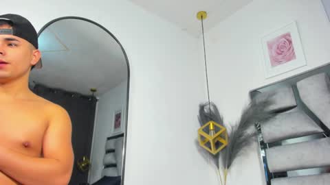 Snapshot of lianfox_ chatting on 06/19/26, 12:20 lianfox_ online show from 06/19/26, 12:20