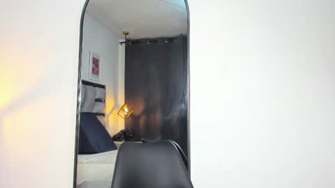 Snapshot of lianfox_ chatting on 06/30/26, 01:23 lianfox_ online show from 06/30/26, 01:23