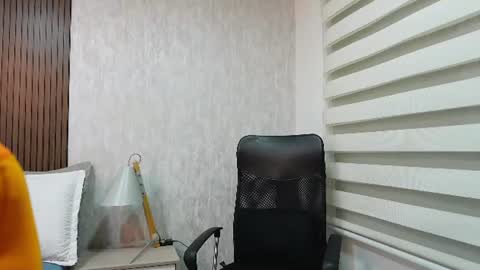 Snapshot of lianjones9 chatting on 06/21/26, 05:04 lianjones9 online show from 06/21/26, 05:04