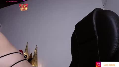 Snapshot of lianna_hot chatting on 12/18/24, 12:21 --- buy my content naughty in my bio- online show from 12/18/24, 12:21