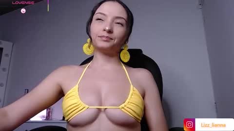 Snapshot of lianna_hot chatting on 09/13/25, 04:45 --- buy my content naughty in my bio- online show from 09/13/25, 04:45