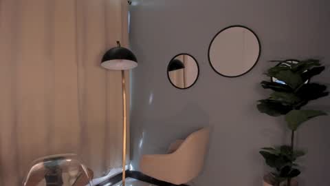 Lia online show from 12/27/24, 03:48