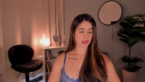 Lia online show from 10/15/25, 12:49