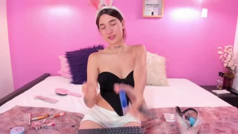 Snapshot of liapinket chatting on 04/08/26, 01:33 liapinket online show from 04/08/26, 01:33