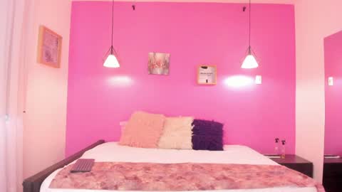 Snapshot of liapinket chatting on 04/10/26, 12:43 liapinket online show from 04/10/26, 12:43