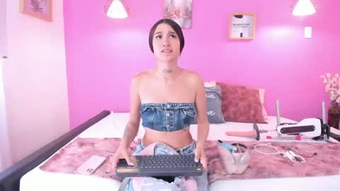 Snapshot of liapinket chatting on 04/22/26, 01:34 liapinket online show from 04/22/26, 01:34