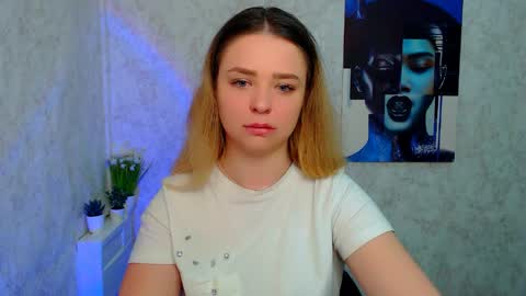 Liara online show from 05/13/26, 06:44