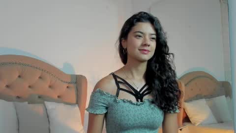 Snapshot of liarave chatting on 04/13/26, 09:09 liarave online show from 04/13/26, 09:09