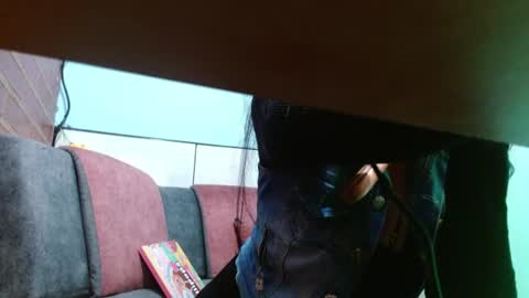 Snapshot of liarouse04 chatting on 07/19/26, 05:05 Liarouse04 online show from 07/19/26, 05:05