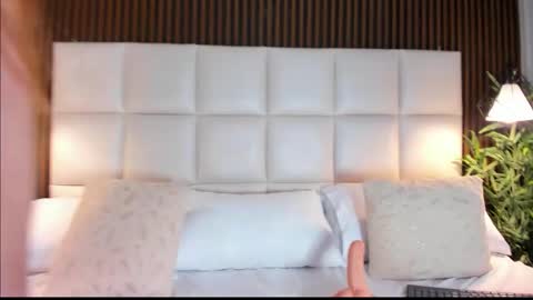  LIA TINK  online show from 11/22/25, 06:07