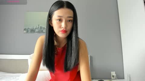 Snapshot of liavee chatting on 11/11/25, 02:44 Lia online show from 11/11/25, 02:44