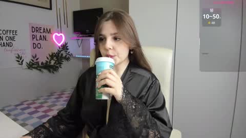 Lia online show from 10/05/25, 01:31