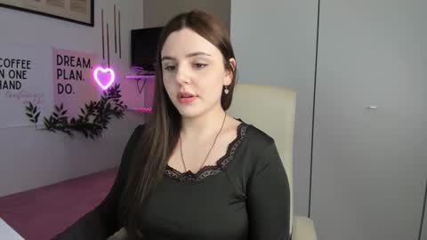 Lia online show from 10/21/25, 01:56