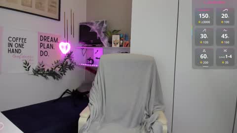 Lia online show from 11/07/25, 08:03