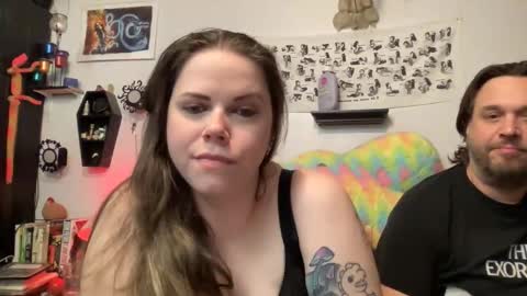 Snapshot of libby_and_mike chatting on 12/14/25, 10:20 libby_and_mike online show from 12/14/25, 10:20