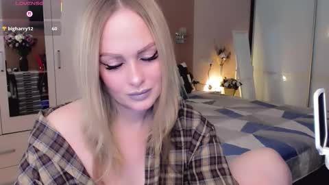 Snapshot of libby_nora chatting on 01/13/26, 11:04 Libby online show from 01/13/26, 11:04