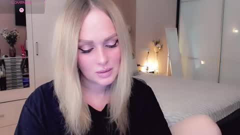 Snapshot of libby_nora chatting on 02/19/26, 10:33 Libby online show from 02/19/26, 10:33