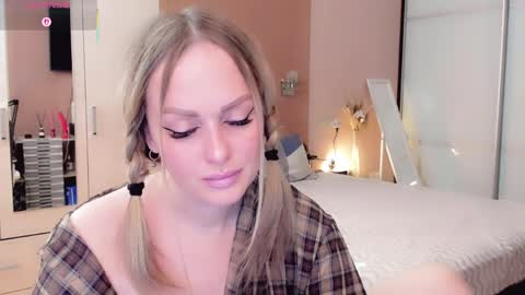 Snapshot of libby_nora chatting on 04/08/26, 09:53 Libby online show from 04/08/26, 09:53