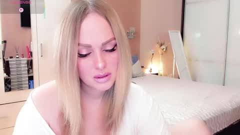 Snapshot of libby_nora chatting on 04/11/26, 09:57 Libby online show from 04/11/26, 09:57